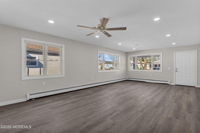 127 Freeport Boulevard, Toms River, NJ 08757