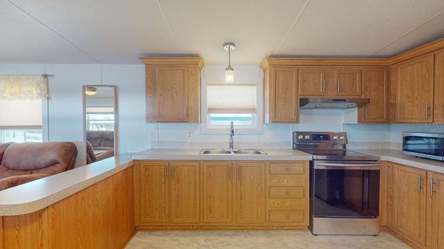 10728 POPLAR STREET NE, St Petersburg, FL 33716