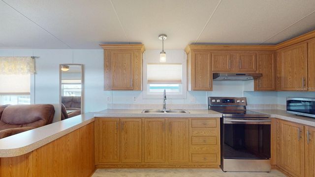 10728 POPLAR STREET NE, St Petersburg, FL 33716