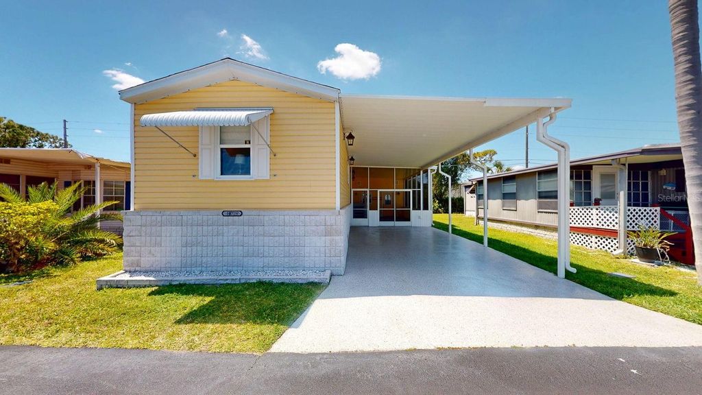 10728 POPLAR STREET NE, St Petersburg, FL 33716