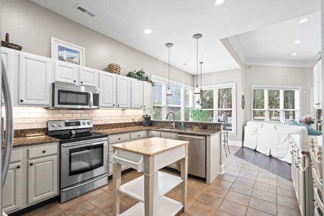 921 Tidewater Dr., North Myrtle Beach, SC 29582