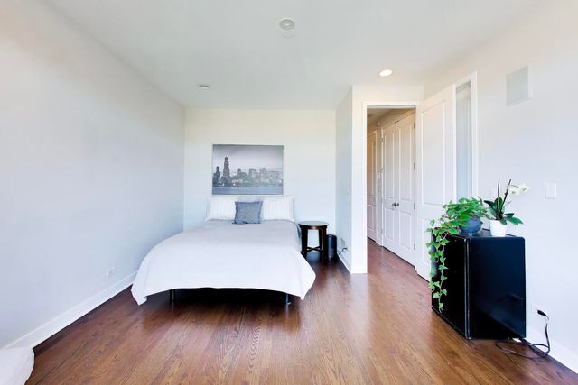 2241 W Roscoe Street 3, Chicago, IL 60618