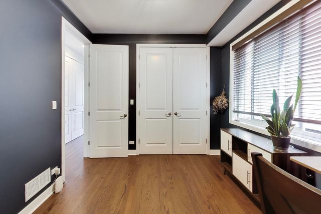 2241 W Roscoe Street 3, Chicago, IL 60618