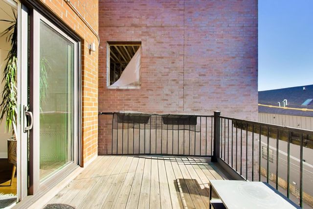 2241 W Roscoe Street 3, Chicago, IL 60618