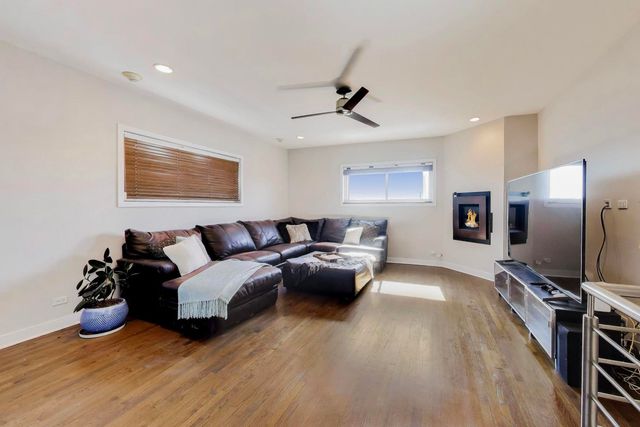 2241 W Roscoe Street 3, Chicago, IL 60618