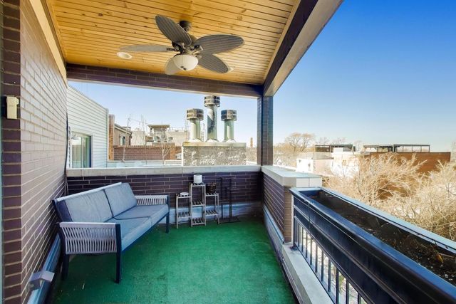 2241 W Roscoe Street 3, Chicago, IL 60618