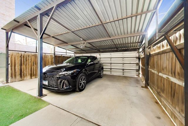 2241 W Roscoe Street 3, Chicago, IL 60618