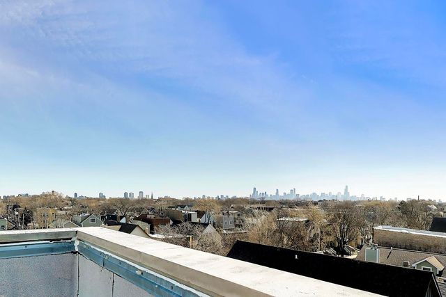 2241 W Roscoe Street 3, Chicago, IL 60618