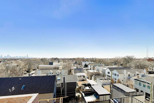 2241 W Roscoe Street 3, Chicago, IL 60618