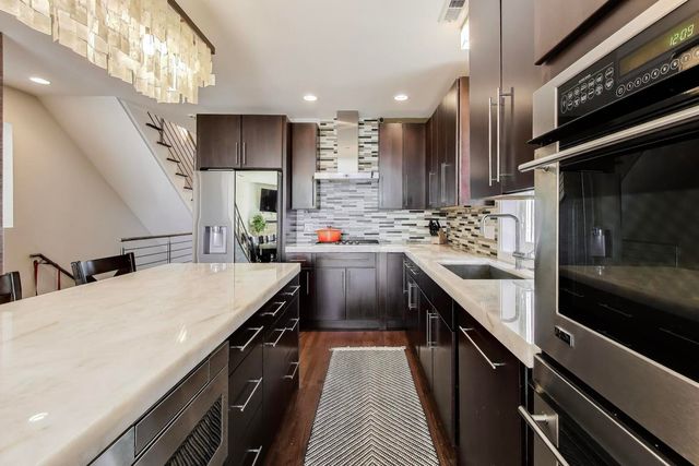 2241 W Roscoe Street 3, Chicago, IL 60618