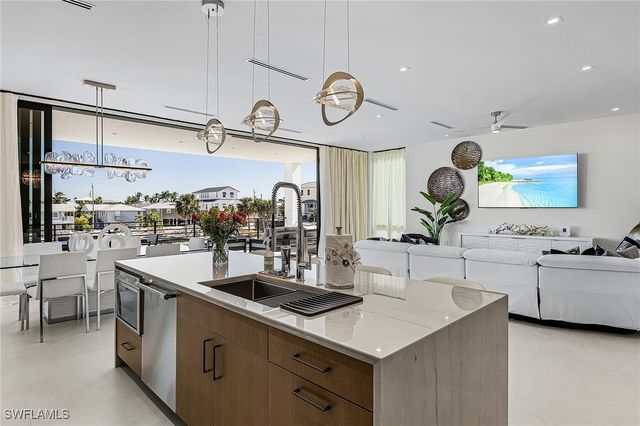 455 Palermo CIR, Fort Myers Beach, FL 33931