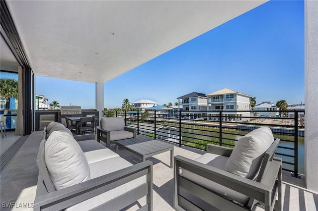 455 Palermo CIR, Fort Myers Beach, FL 33931