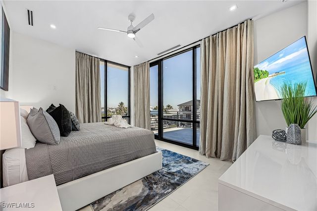 455 Palermo CIR, Fort Myers Beach, FL 33931