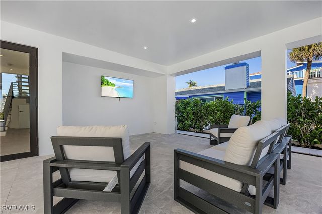 455 Palermo CIR, Fort Myers Beach, FL 33931