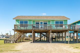 114 Beach Drive, Surfside Beach, TX 77541
