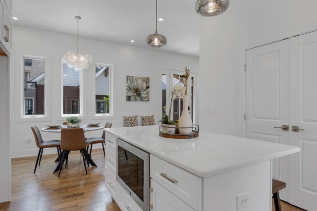 1711 5th Ave N Unit 4, Nashville, TN 37208