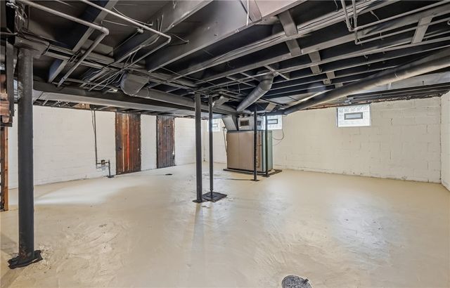 124 Wengler Ave, Sharon, PA 16146