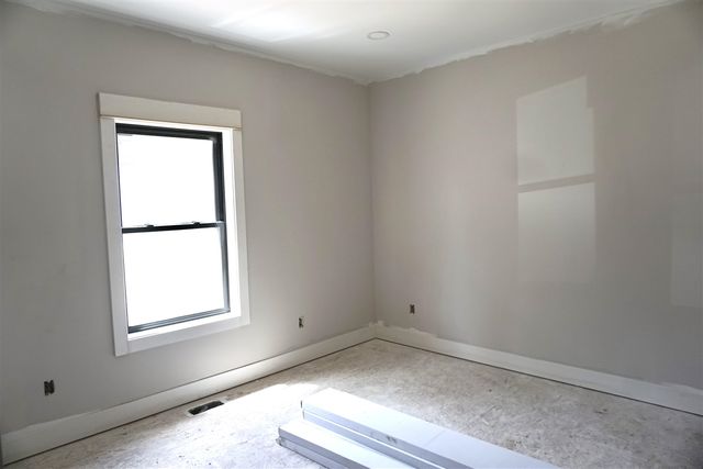 2336 Macarthur Road, Muskegon, MI 49442