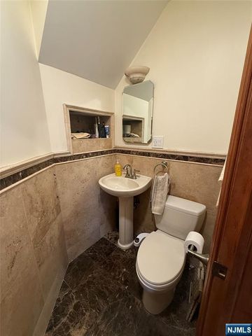 49 Hinchman Avenue, Wayne, NJ 07470