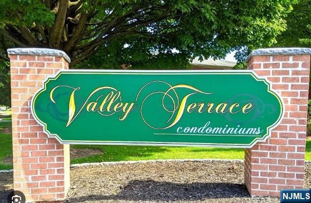 49 Hinchman Avenue, Wayne, NJ 07470