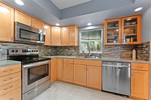 2647 CEDAR VIEW COURT, Clearwater, FL 33761