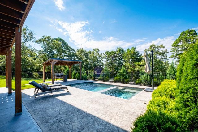 16200 Vista Del Rio, North Little Rock, AR 72113