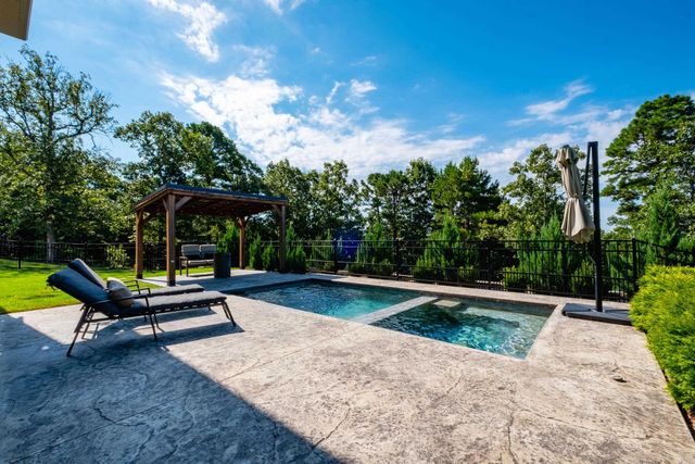 16200 Vista Del Rio, North Little Rock, AR 72113
