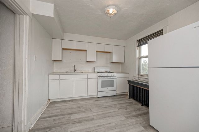 2361 Brownsville Rd, Carrick, PA 15210