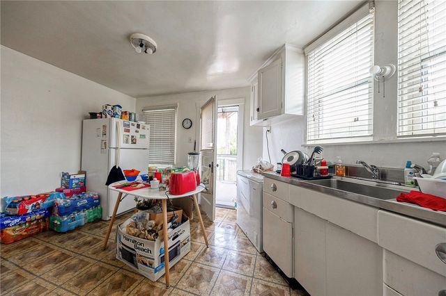 2361 Brownsville Rd, Carrick, PA 15210