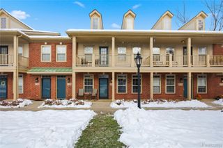 526 Red Oak Court, Walled Lake, MI 48390