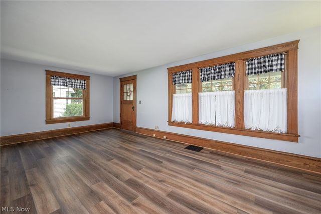 246 Lawrence Street, Ravenna, OH 44266