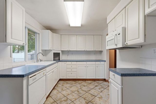 2312 W Rosewood Ave, Spokane, WA 99208