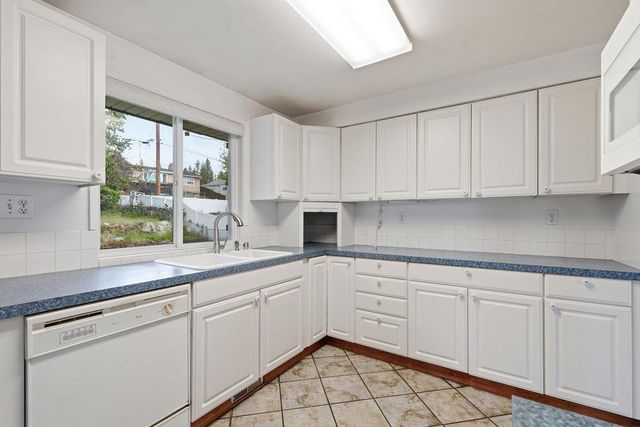 2312 W Rosewood Ave, Spokane, WA 99208