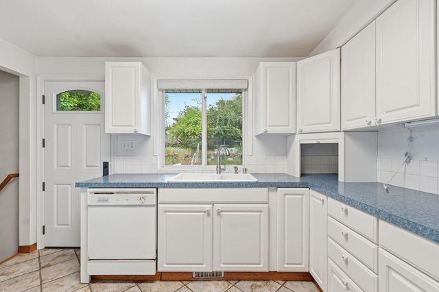 2312 W Rosewood Ave, Spokane, WA 99208