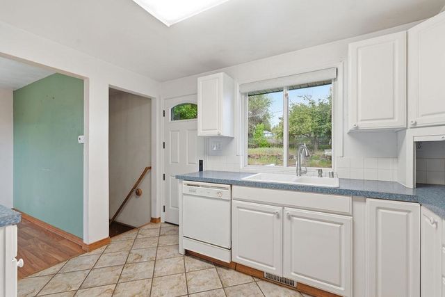 2312 W Rosewood Ave, Spokane, WA 99208