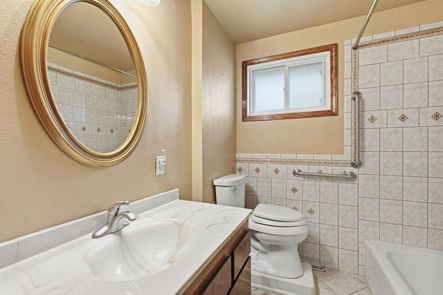 2312 W Rosewood Ave, Spokane, WA 99208