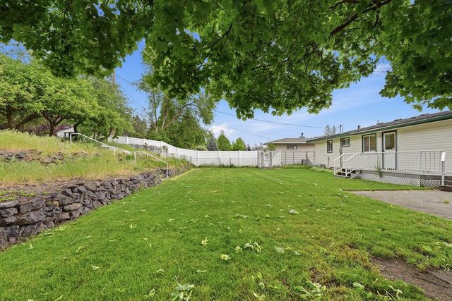 2312 W Rosewood Ave, Spokane, WA 99208