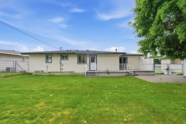 2312 W Rosewood Ave, Spokane, WA 99208
