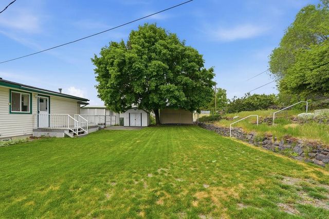 2312 W Rosewood Ave, Spokane, WA 99208