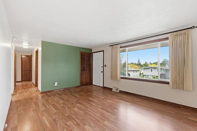 2312 W Rosewood Ave, Spokane, WA 99208