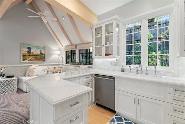 27625 High Knoll Road, Lake Arrowhead, CA 92352