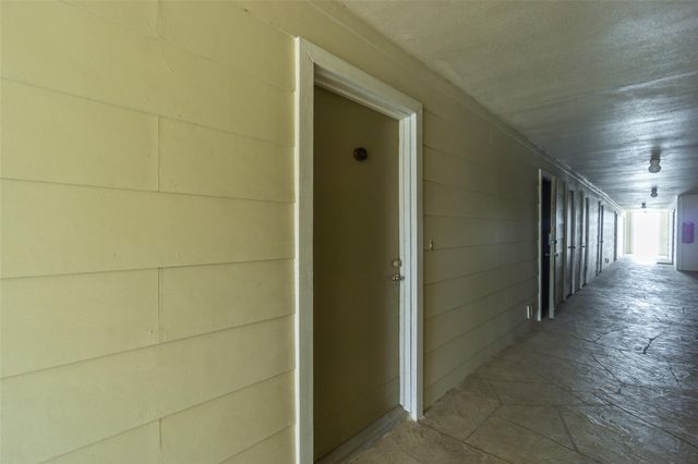 306 Nasa Road 1 306, Seabrook, TX 77586