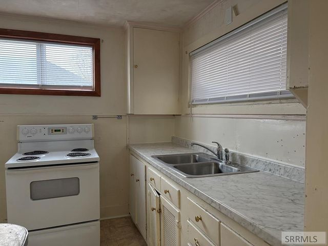 436 E Whitman, Pocatello, ID 83201