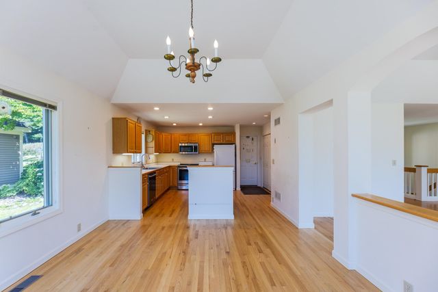 18 Berrill Farms Lane, Hanover, NH 03755