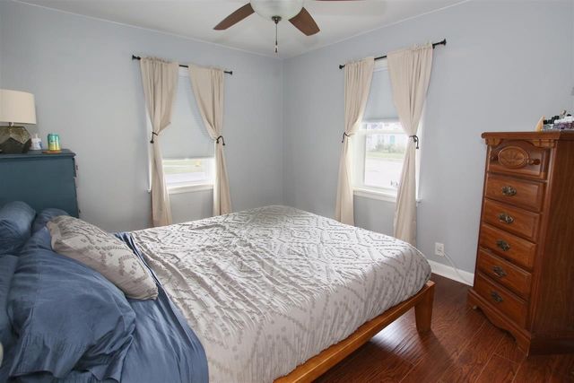 1402 W MURDOCK AVENUE, Oshkosh, WI 54901