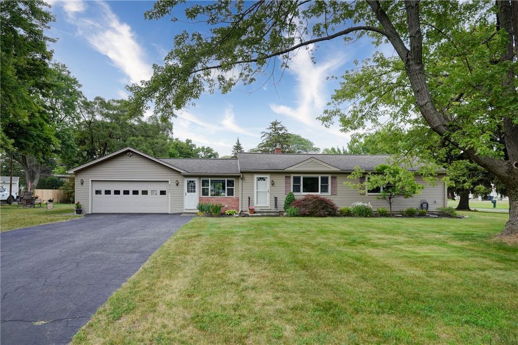 286 Park lane Drive, Webster, NY 14580