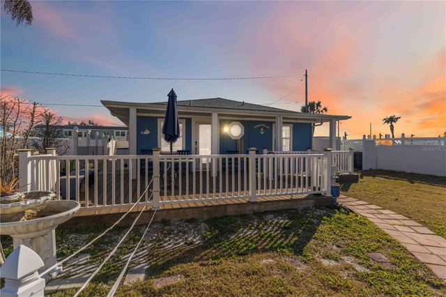 111 9TH STREET N, Bradenton Beach, FL 34217