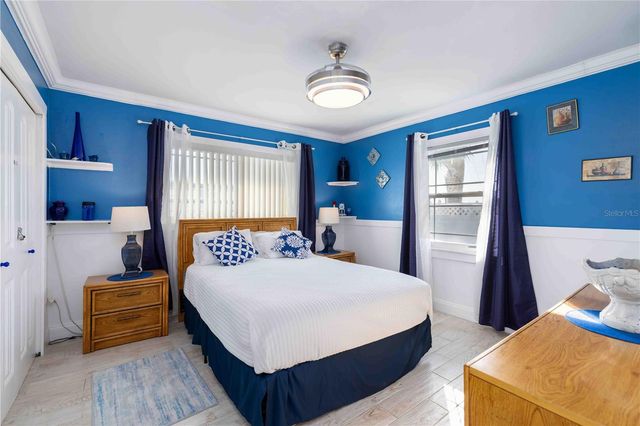 111 9TH STREET N, Bradenton Beach, FL 34217