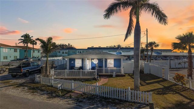 111 9TH STREET N, Bradenton Beach, FL 34217