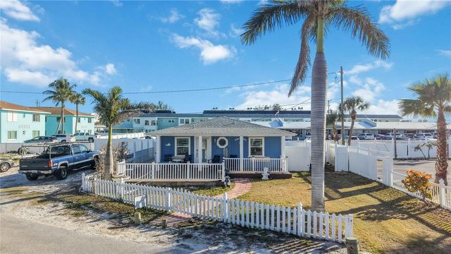 111 9TH STREET N, Bradenton Beach, FL 34217